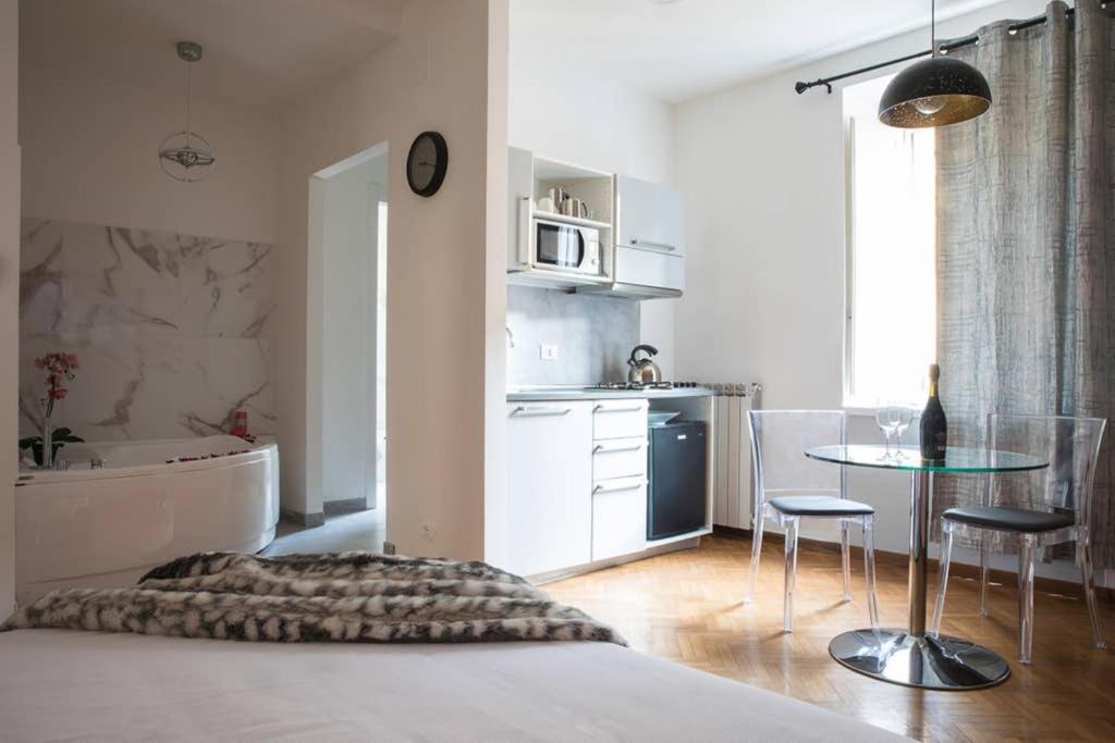 Pink Intimate Jacuzzi Suite Trastevere - Top Collection روما المظهر الخارجي الصورة