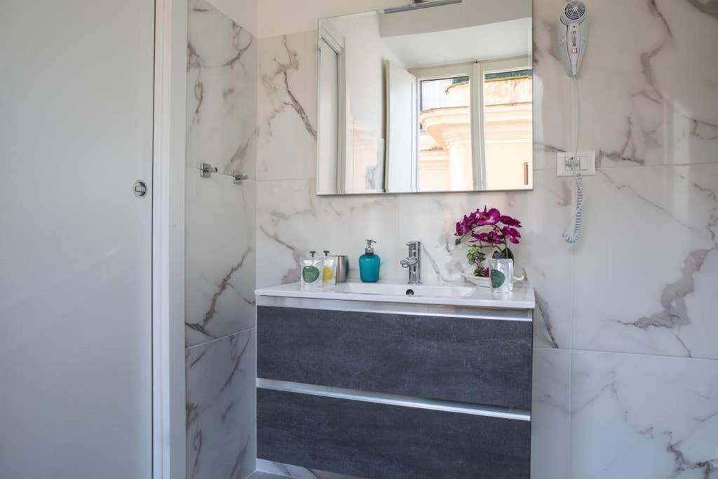 Pink Intimate Jacuzzi Suite Trastevere - Top Collection روما المظهر الخارجي الصورة